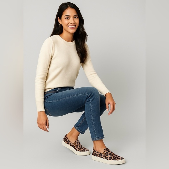 1572- Vince Camuto Marjetta Leopard Print Slip On Sneakers Size 8M NWT - Picture 1 of 12